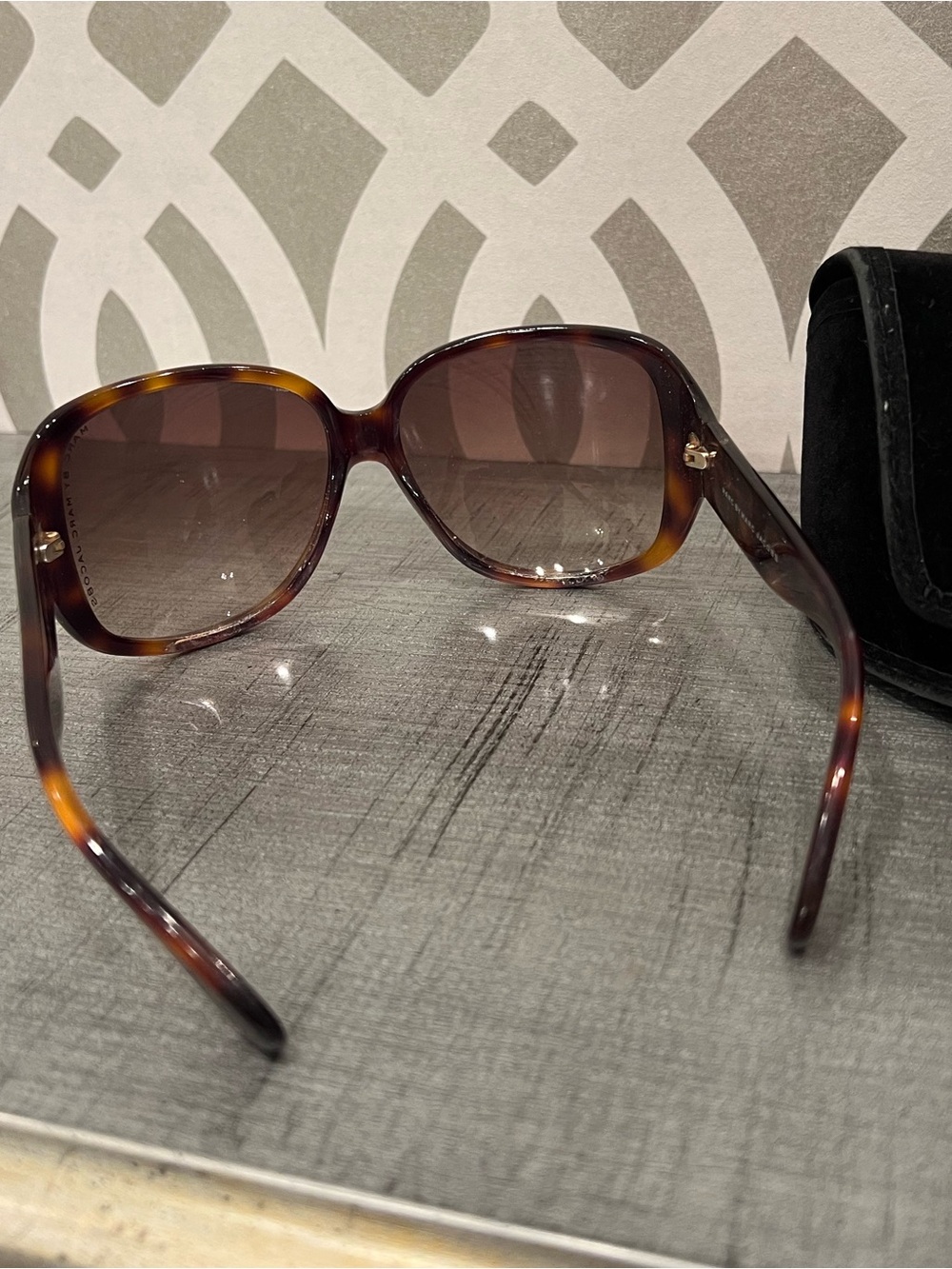 Oversized Marc by Marc Jacobs Sunglasses - Picture 3 of 6